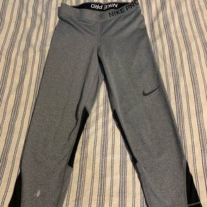 Nike pro capris